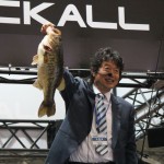 バスを釣った加藤さん