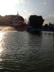 としまえんのプールで釣りイメージ２