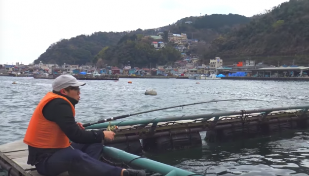 変なところ持ってる