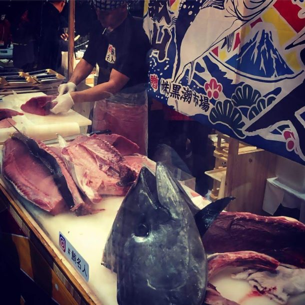 マグロ解体ブース