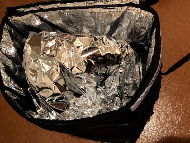 荷物が動かないようにシートを買ったりしている